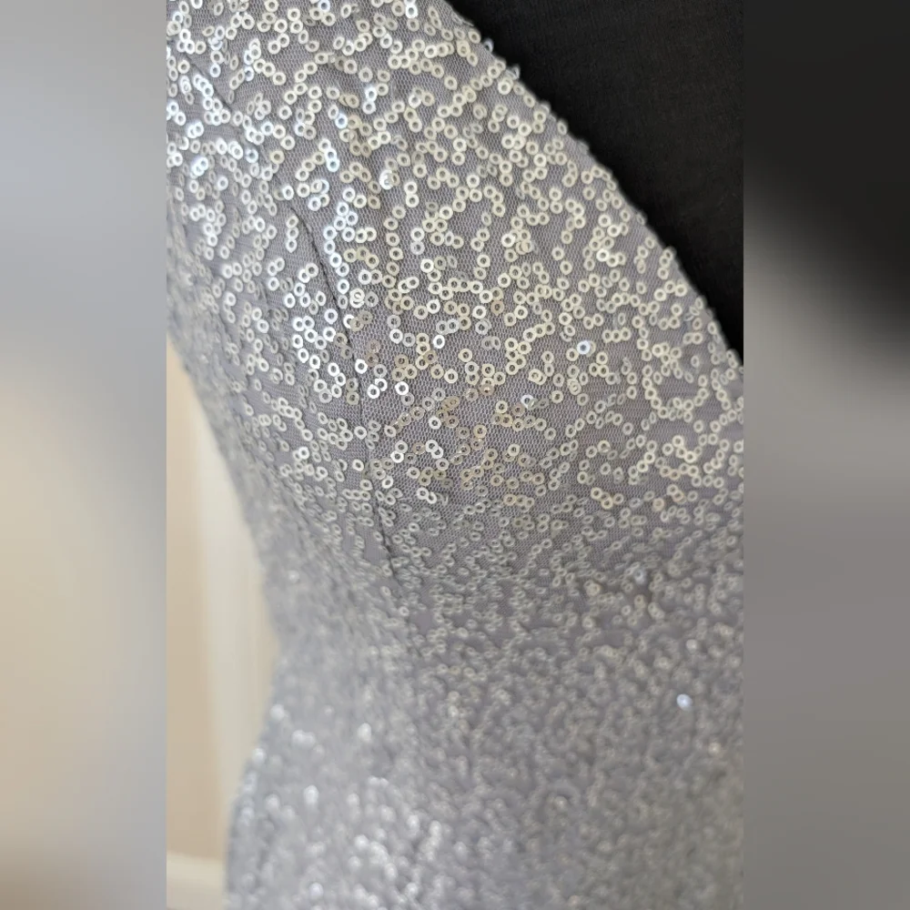 NWT Morilee Madeline Gardner Silver Sequin Gown Size 10 - Picture 5 of 16
